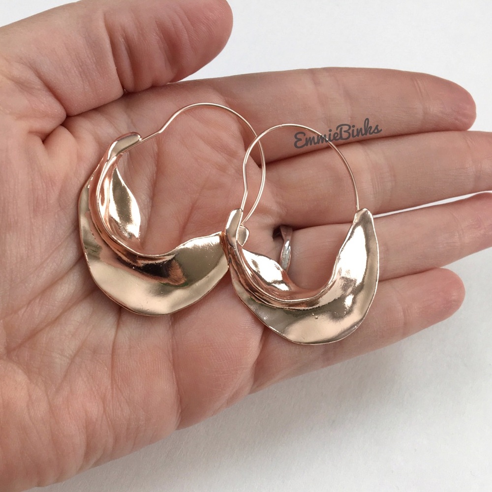 ✨3/$38 New Anthropologie Fulani Twist Hoop Earrings ~ Crescent Hoops Metallic - Picture 9 of 14